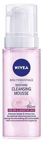 Nivea Daily Essentials Refreshing Cleansing Mousse For Dry Skin