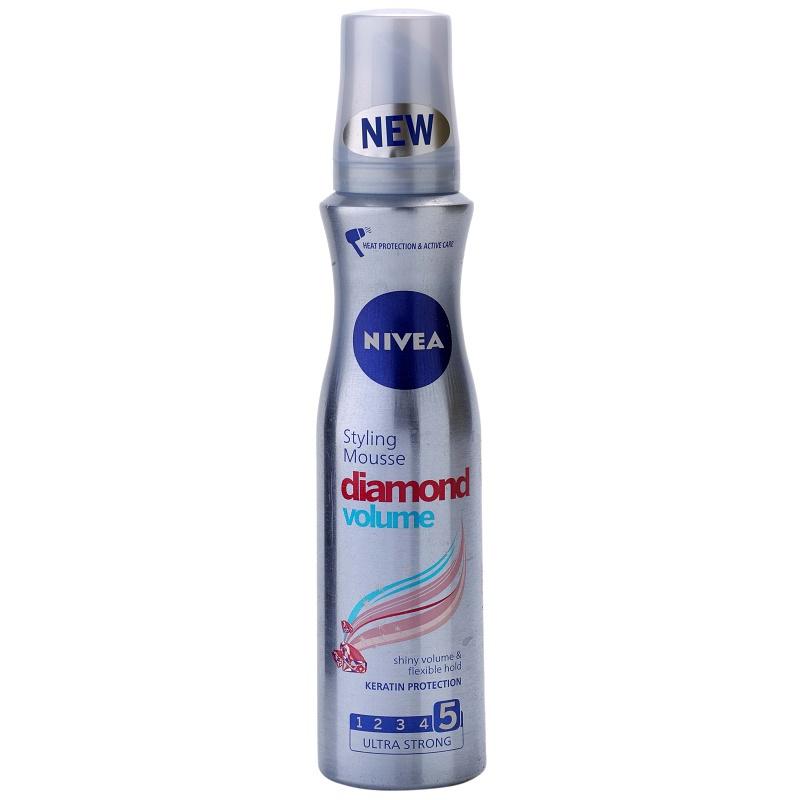 Nivea Diamond Volume pěnové tužidlo pro objem a lesk